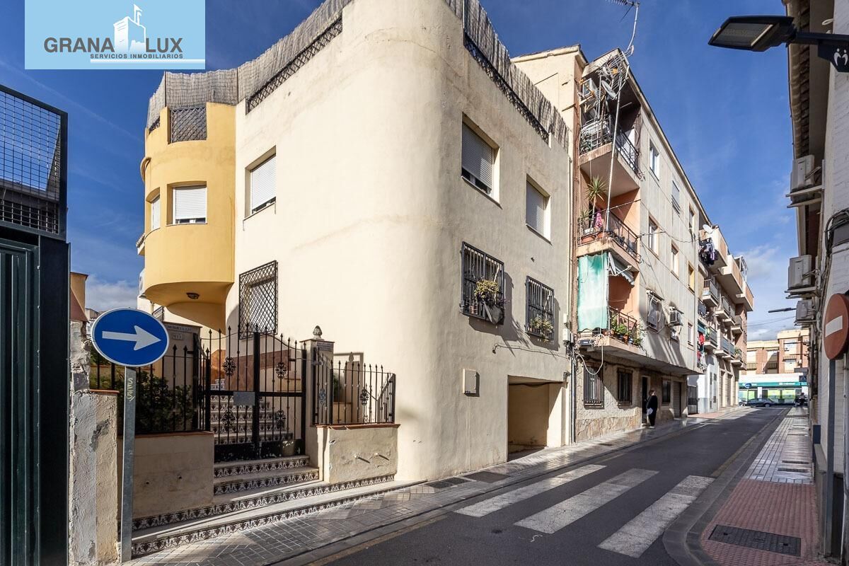 Vista exterior de Àtic en venda en Maracena amb Terrassa