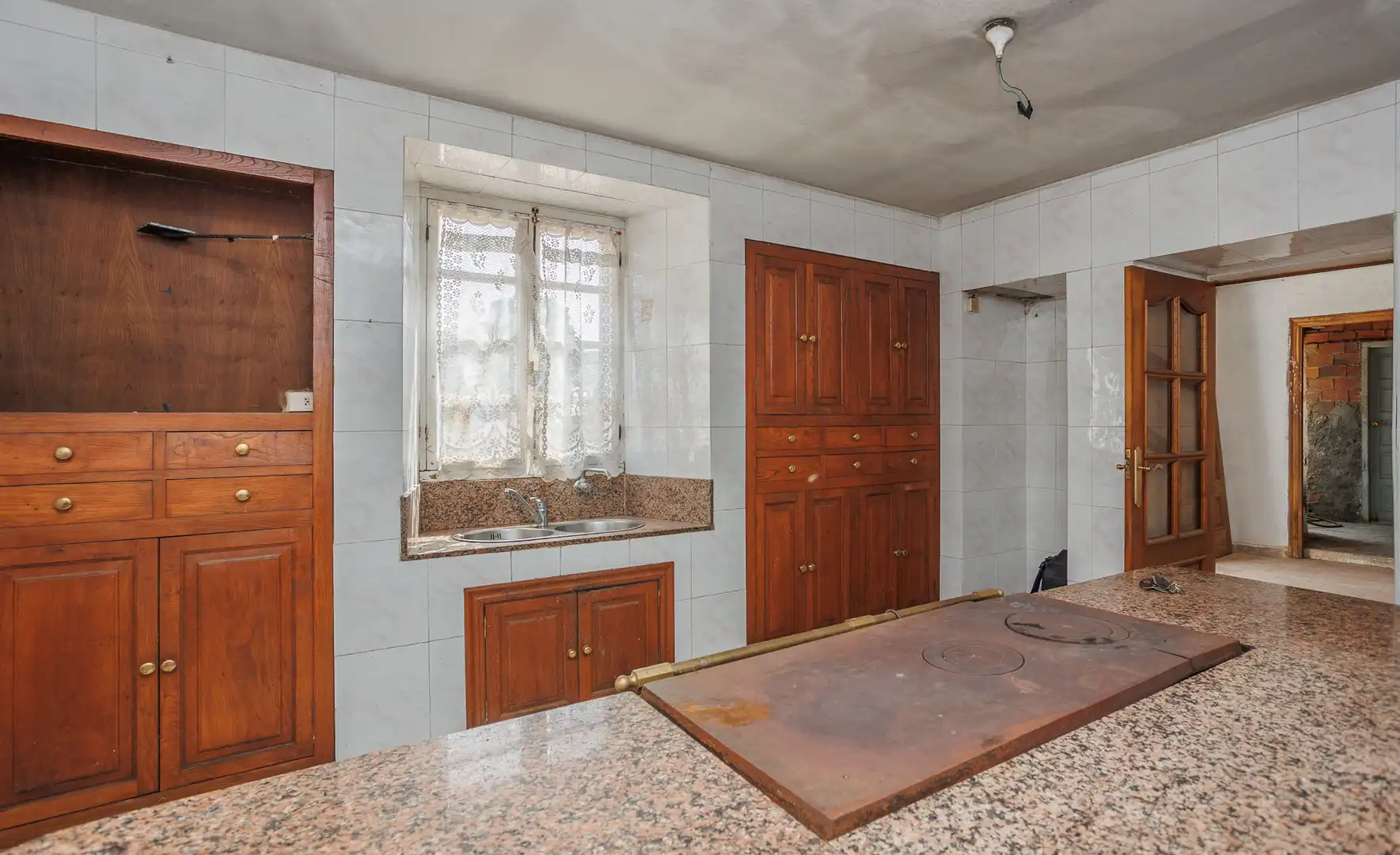 Cocina de Finca rústica en venta en Lugo