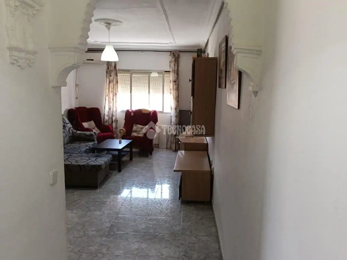 Sala de estar de Piso en venta en Dos Hermanas con Amueblado y Balcón