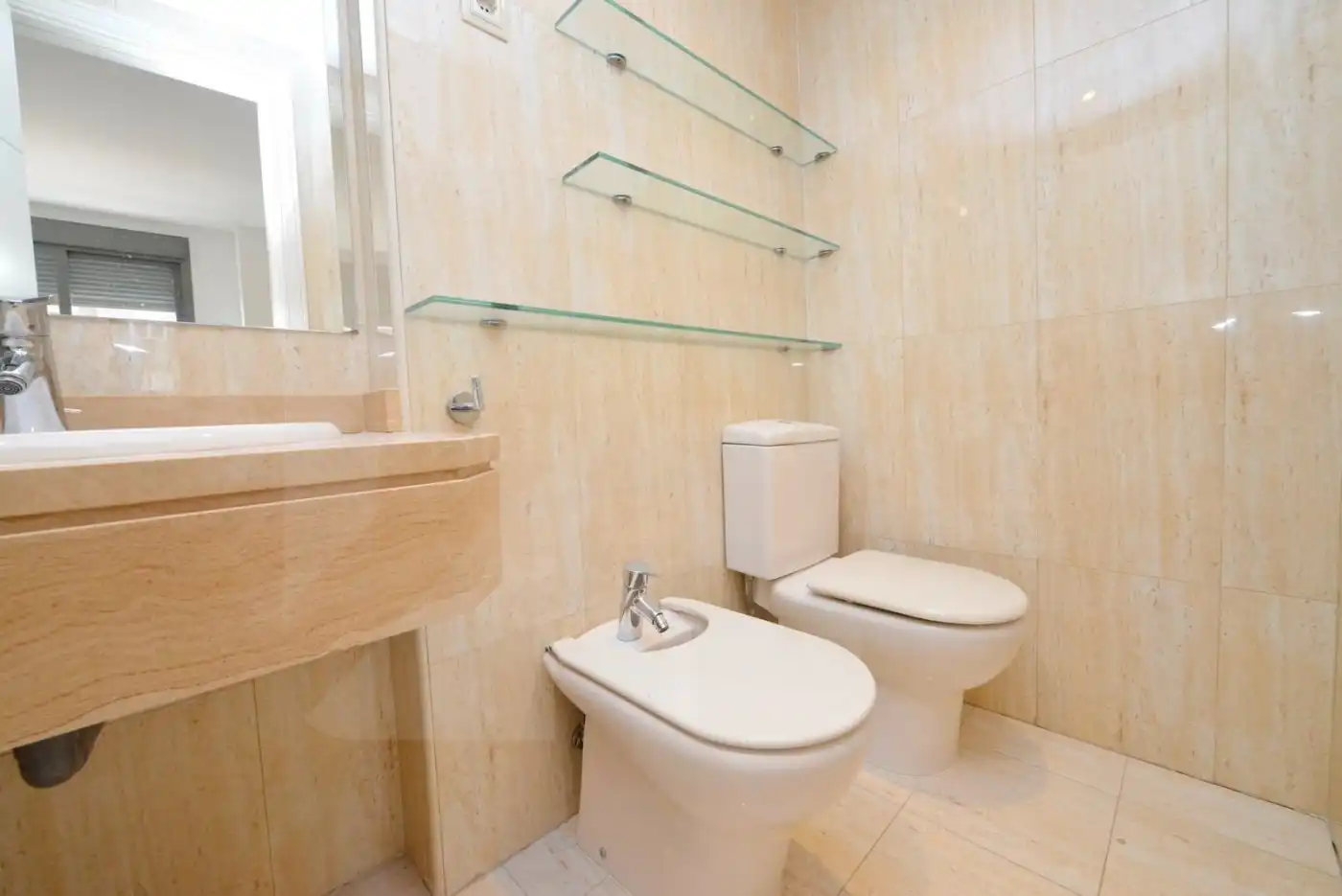 Baño de Piso de alquiler en Madrid con Aire acondicionado, Calefacción y Trastero