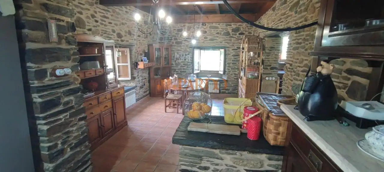 Cuina de Finca rústica en venda en Valdoviño amb Calefacció, Jardí privat i Terrassa