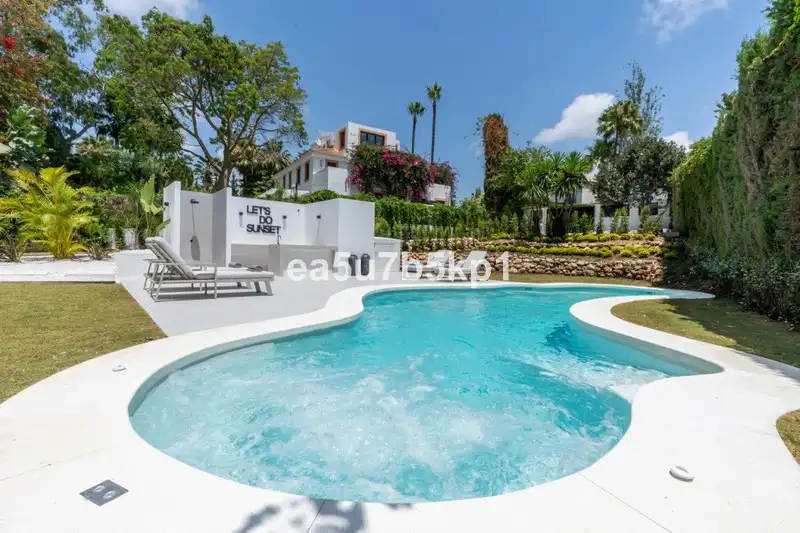 Chalet con terraza en venta en Nueva, imagen 18