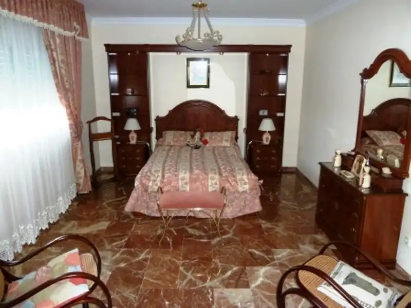 Dormitori de Casa o xalet en venda en Alhaurín de la Torre amb Aire condicionat, Calefacció i Jardí privat