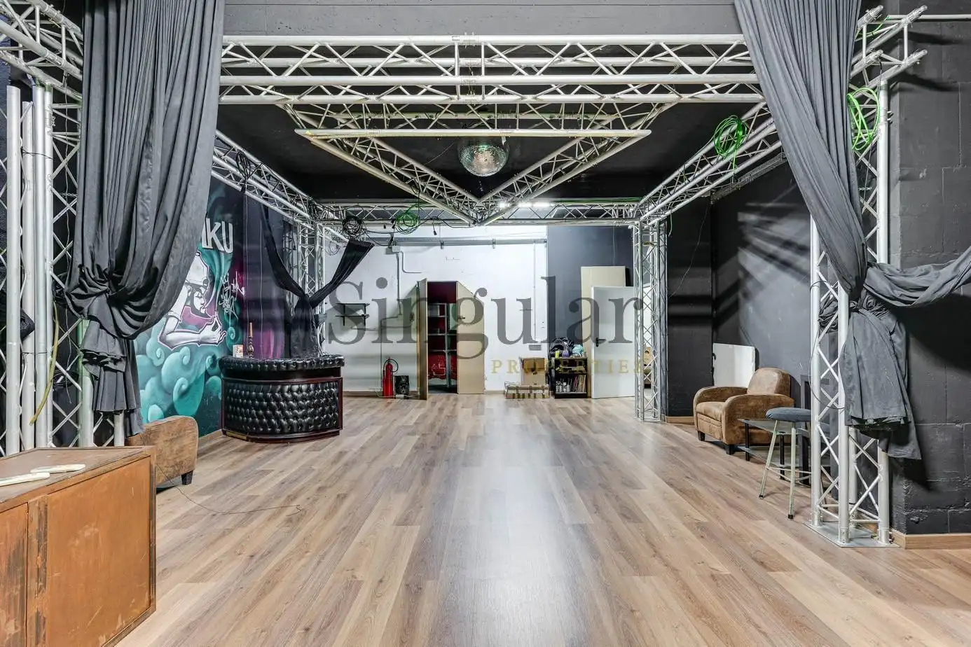 Commercial properties for sale in  Barcelona Capital  with Air Conditioner