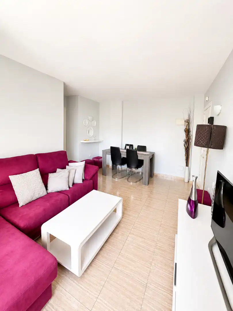 Sala d'estar de Pis en venda en Benalmádena amb Aire condicionat, Terrassa i Moblat