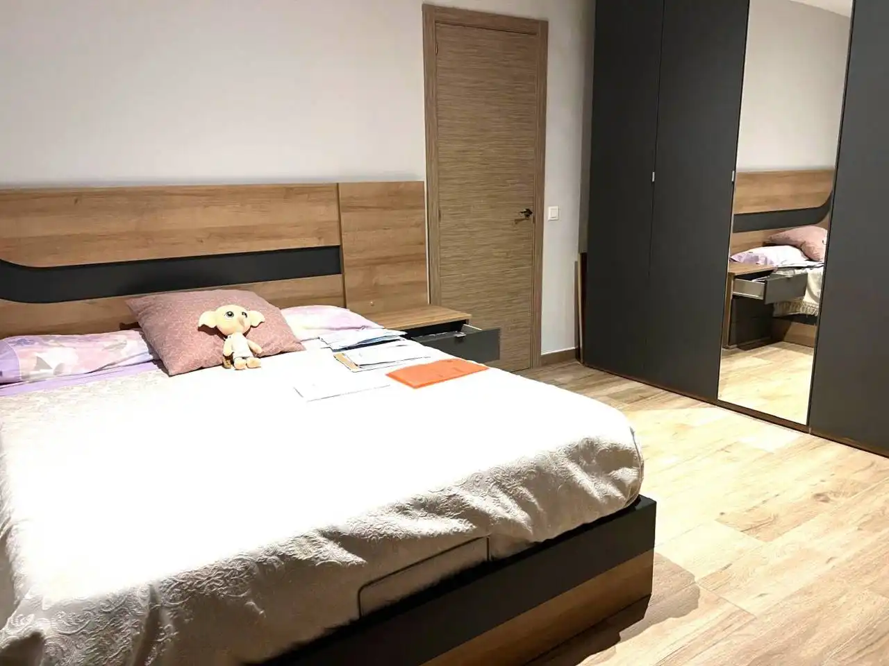 Dormitori de Pis en venda en Barcelona amb Aire condicionat i Balcó