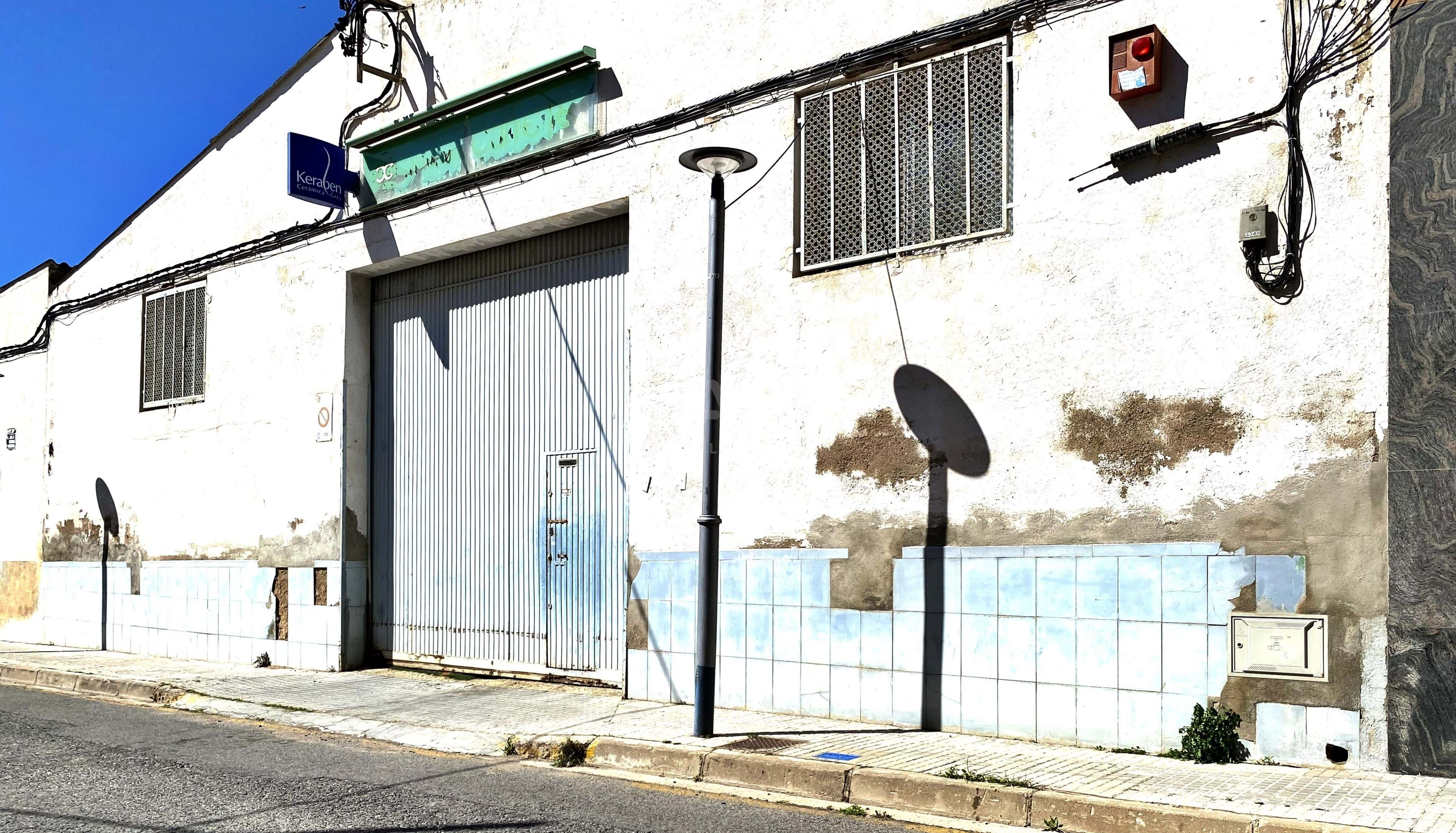 Industrial buildings for sale in Calle Vint-i-Set 16, 16, Bonavista