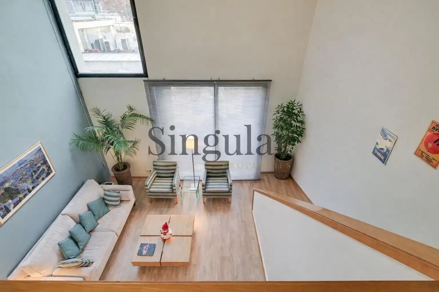 Sala d'estar de Dúplex en venda en Barcelona amb Aire condicionat, Calefacció i Parquet