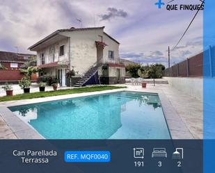 Piscina de Casa o xalet en venda en Terrassa amb Aire condicionat, Jardí privat i Terrassa