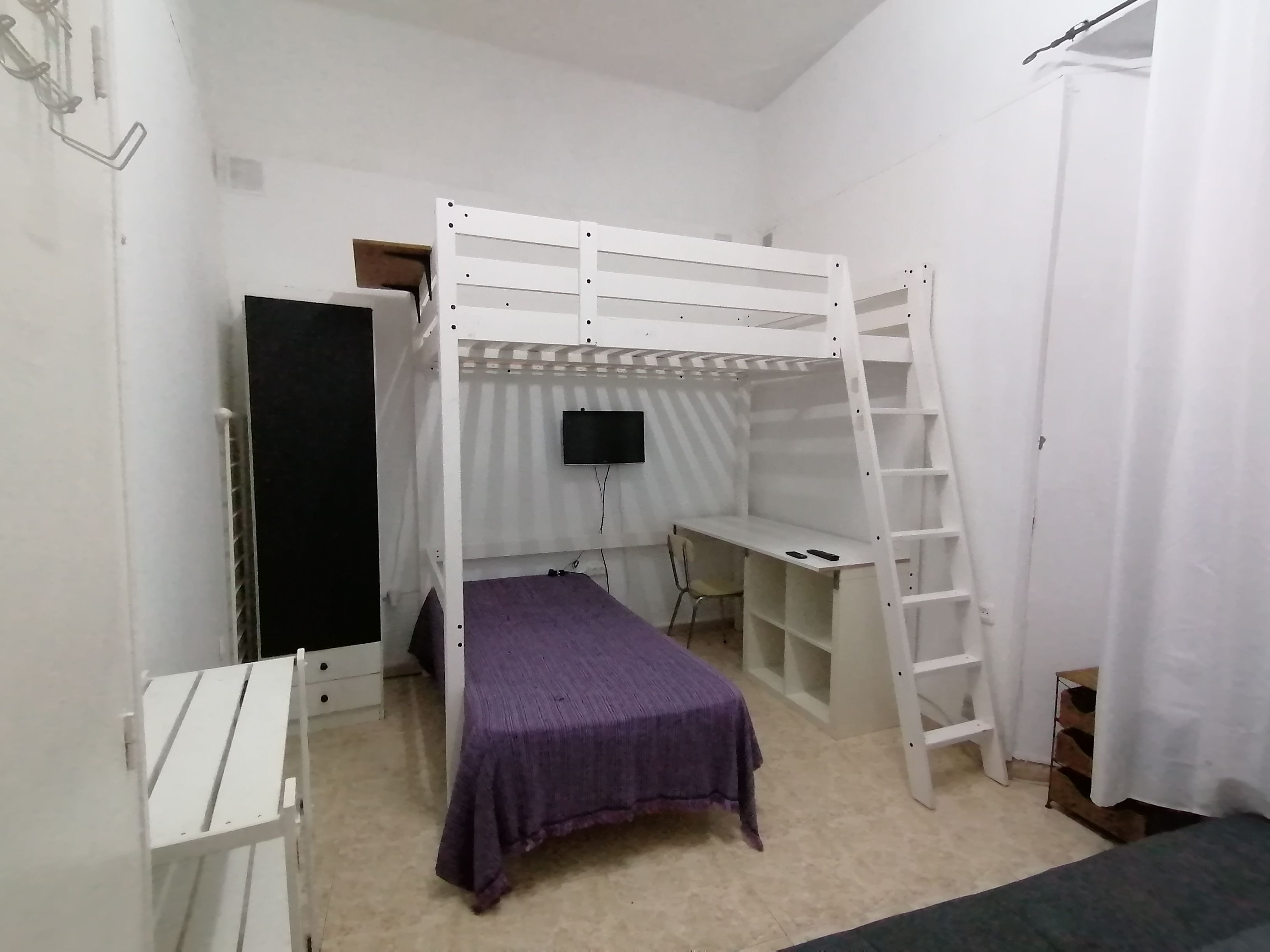 Study to rent in Calle Mateo Alemán, Arenal - Museo
