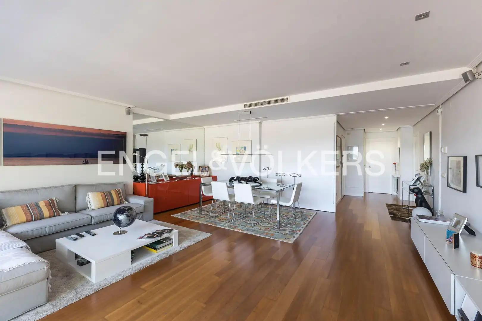 Sala d'estar de Apartament en venda en Madrid amb Aire condicionat, Calefacció i Jardí privat