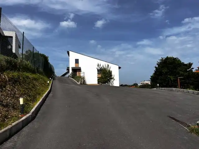 Vista exterior de Casa o xalet en venda en Gijón  amb Calefacció i Terrassa