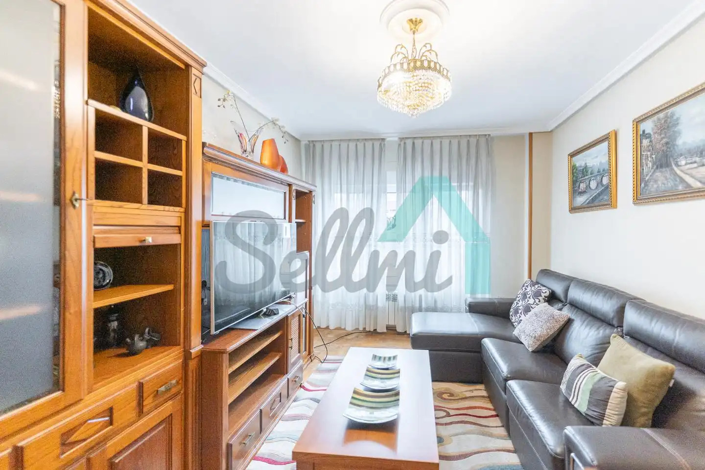 Living room of Flat for rent in Oviedo   with Heating, Parquet flooring and Storage room