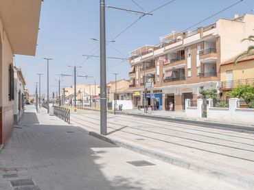 Piso con balcón en venta en Calle DULCINEA
