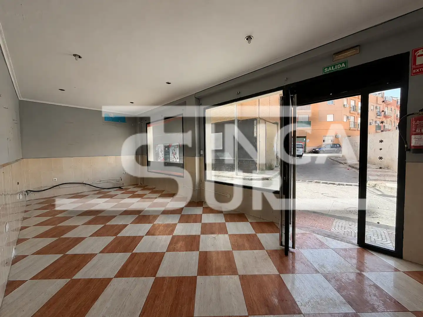 Local comercial en venta en Avenida Luis Buñuel 6, imagen 3
