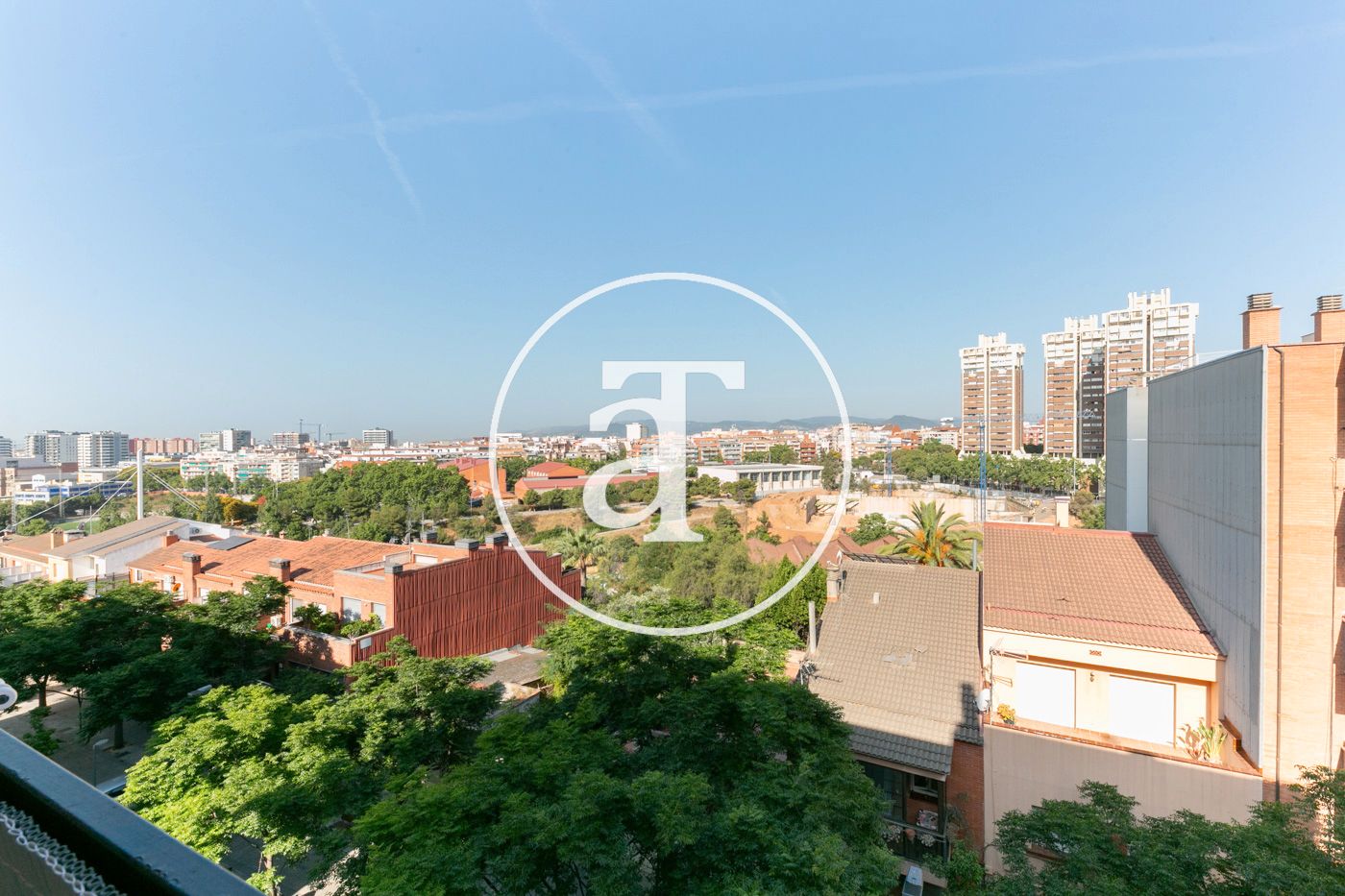 Exterior view of Study to rent in Esplugues de Llobregat  with Air Conditioner, Heating and Furnished