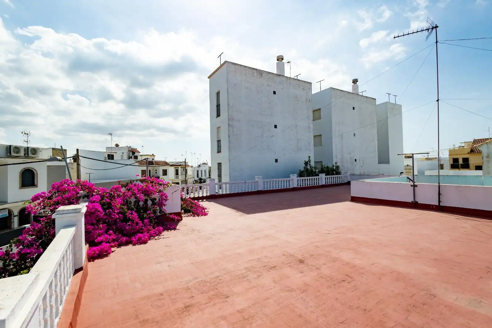 Terrassa de Casa o xalet en venda en Chipiona amb Jardí privat, Terrassa i Traster