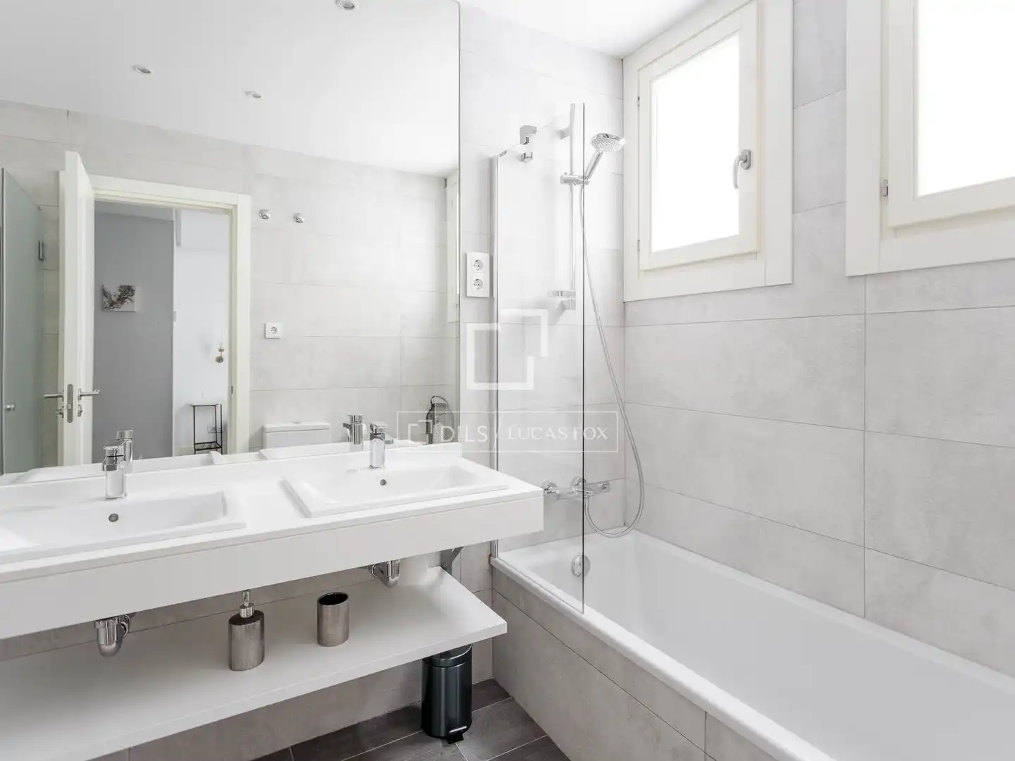 Badezimmer von Wohnung zur Miete in Madrid mit Klimaanlage, Heizung und Parkett