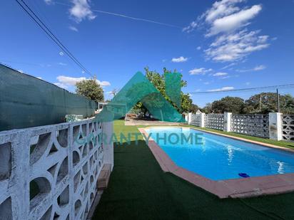 Exterior view of House or chalet for sale in Torreorgaz  with Air Conditioner, Private garden and Terrace