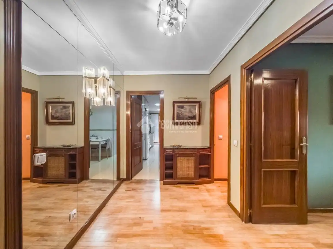 Piso en venta en Madrid con Calefacción y Terraza