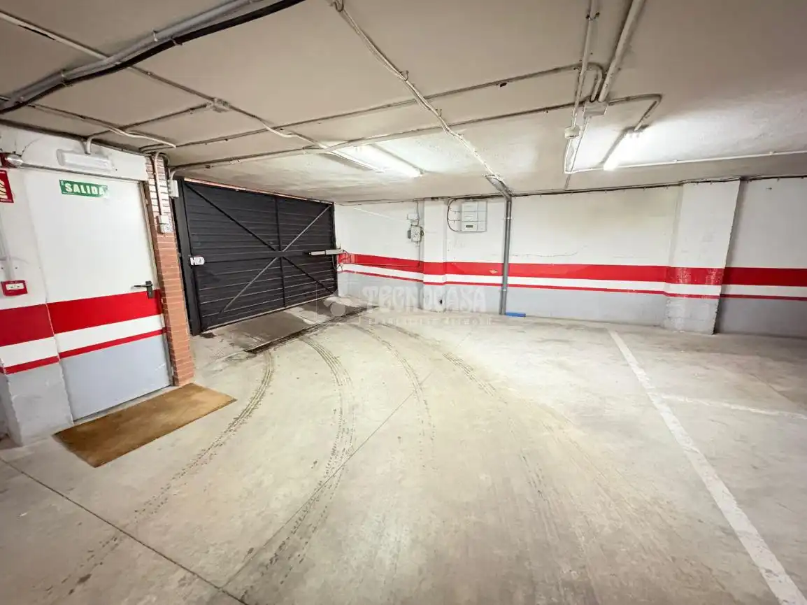 Parking de Piso en venta en Madrid con Aire acondicionado y Calefacción