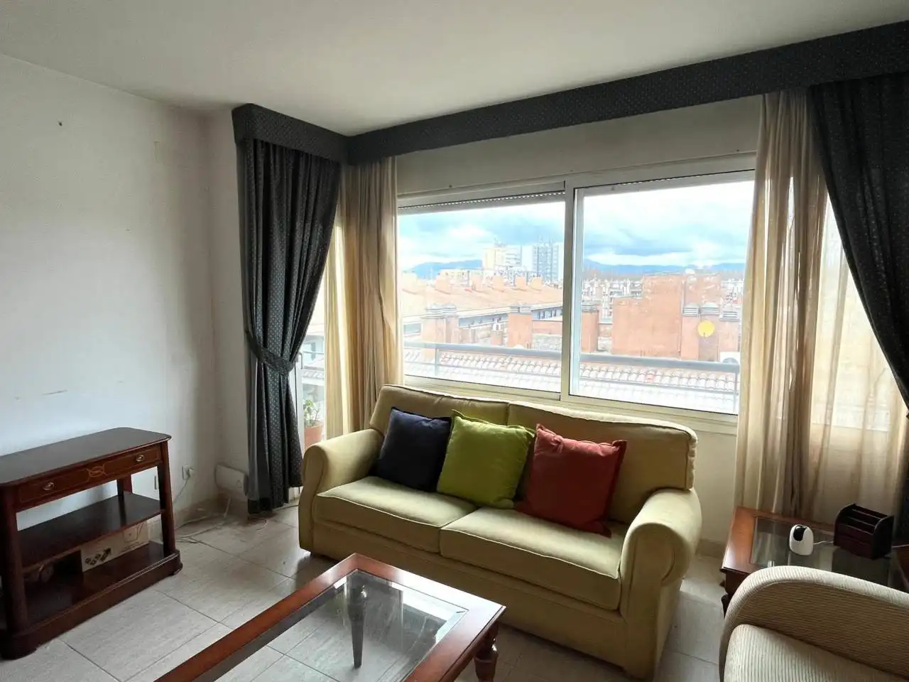 Sala de estar de Piso en venta en Girona con Calefacción, Terraza y Amueblado