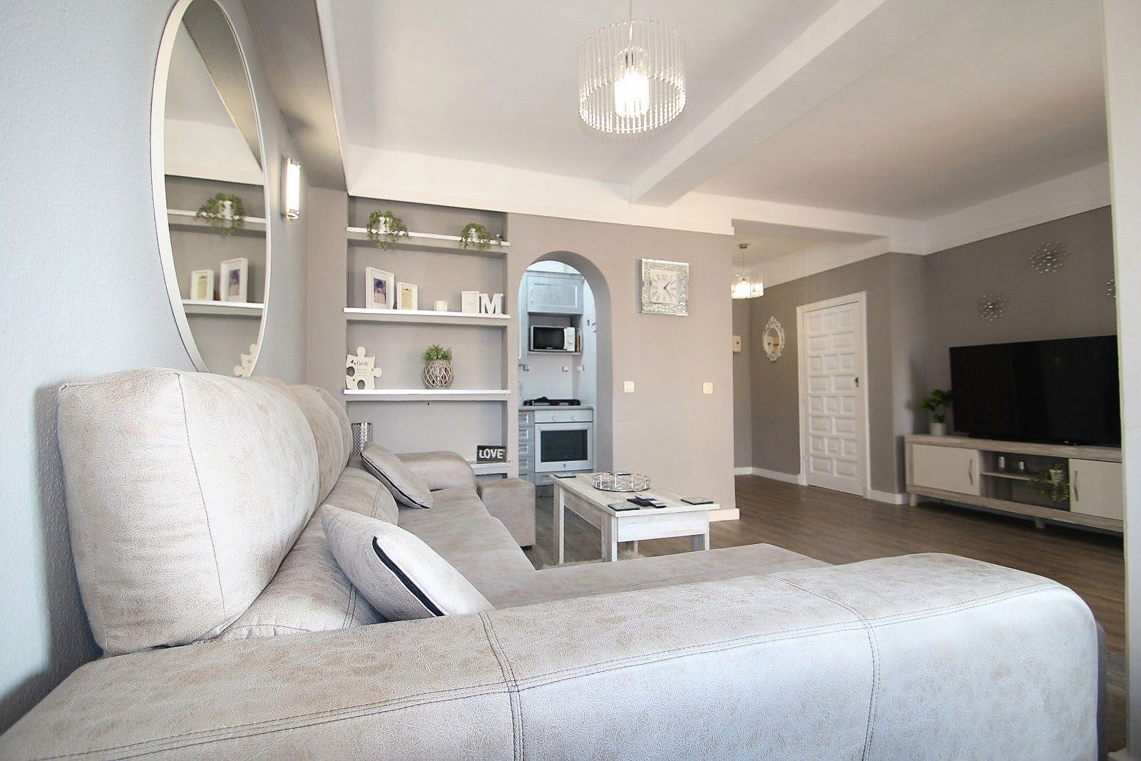 Sala d'estar de Apartament en venda en Fuengirola amb Aire condicionat, Terrassa i Moblat