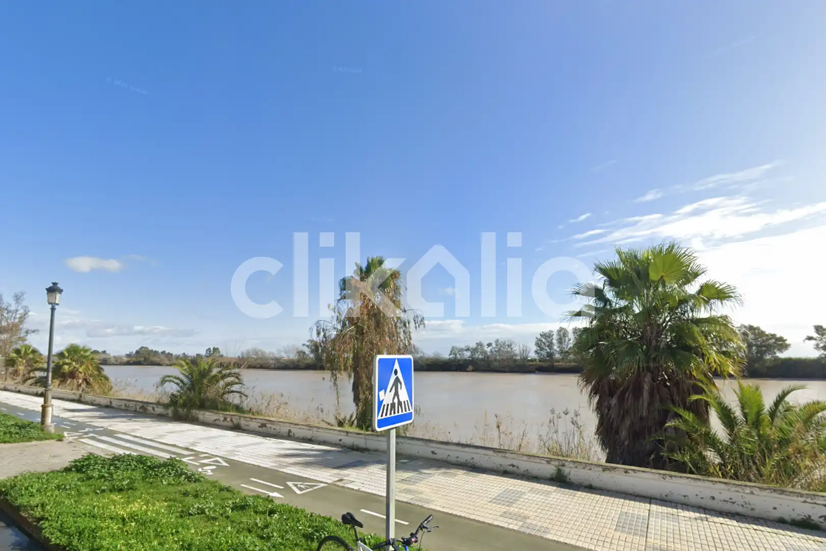 Vista exterior de Casa o xalet en venda en Coria del Río