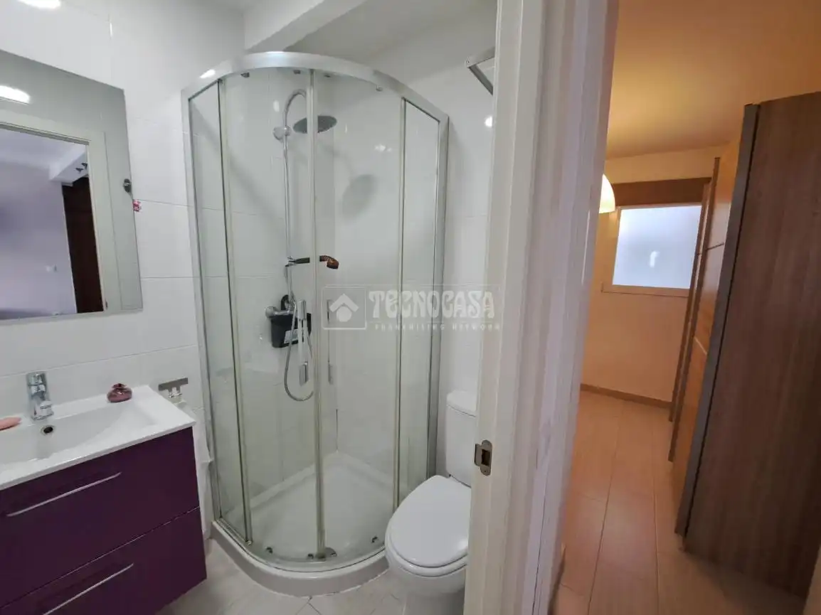 Baño de Piso en venta en Madrid con Calefacción, Terraza y Balcón