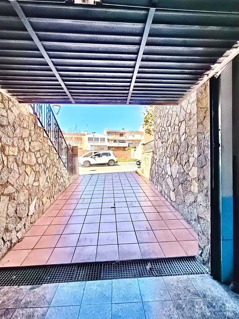 Vista exterior de Casa adosada en venta en Valls con Aire acondicionado, Calefacción y Jardín privado