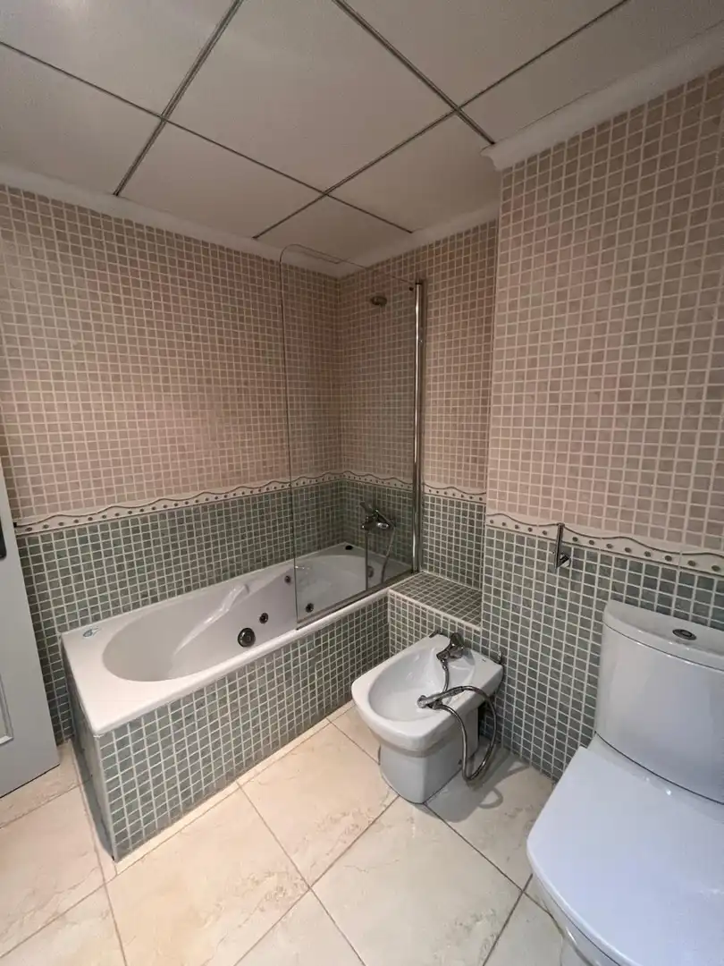 Baño de Piso en venta en Águilas con Aire acondicionado, Parquet y Terraza