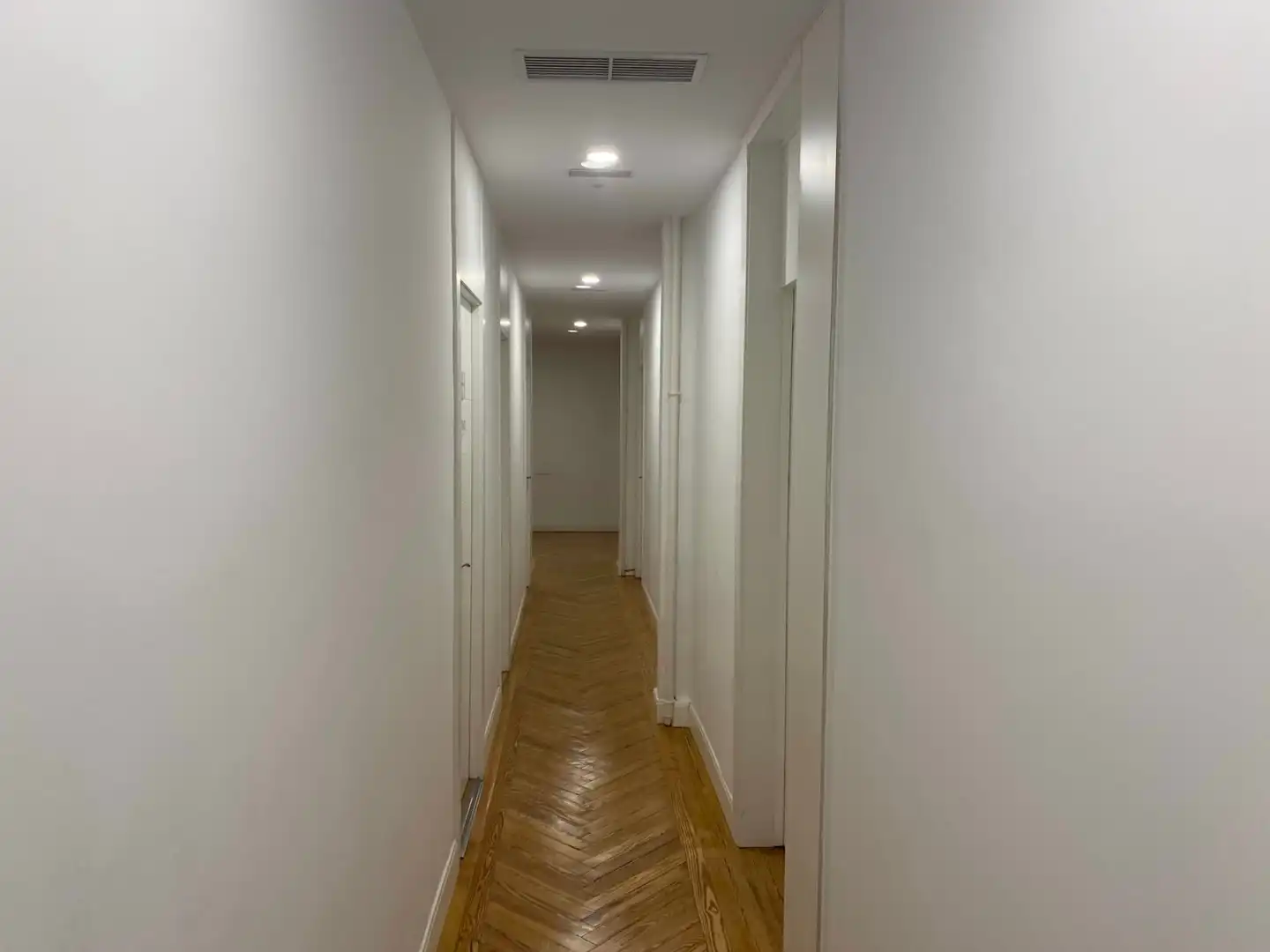 Office for rent in Madrid  with Air Conditioner, Heating and Internet