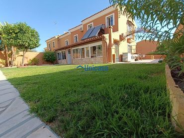 Maison jumelée avec piscine à vendre à Puerto de la Torre - Atabal