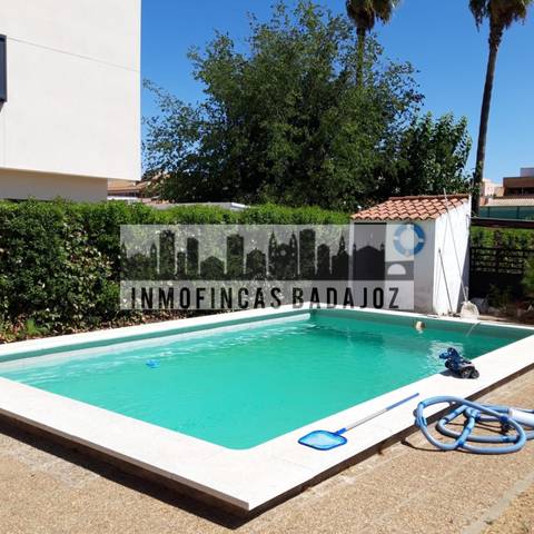 Casa-chalet en Venta en Maria Auxiliadora - Barriada de Llera