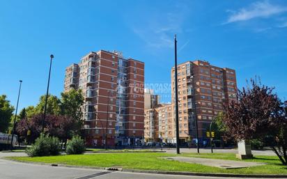 Exterior view of Flat for sale in  Zaragoza Capital  with Air Conditioner, Heating and Parquet flooring