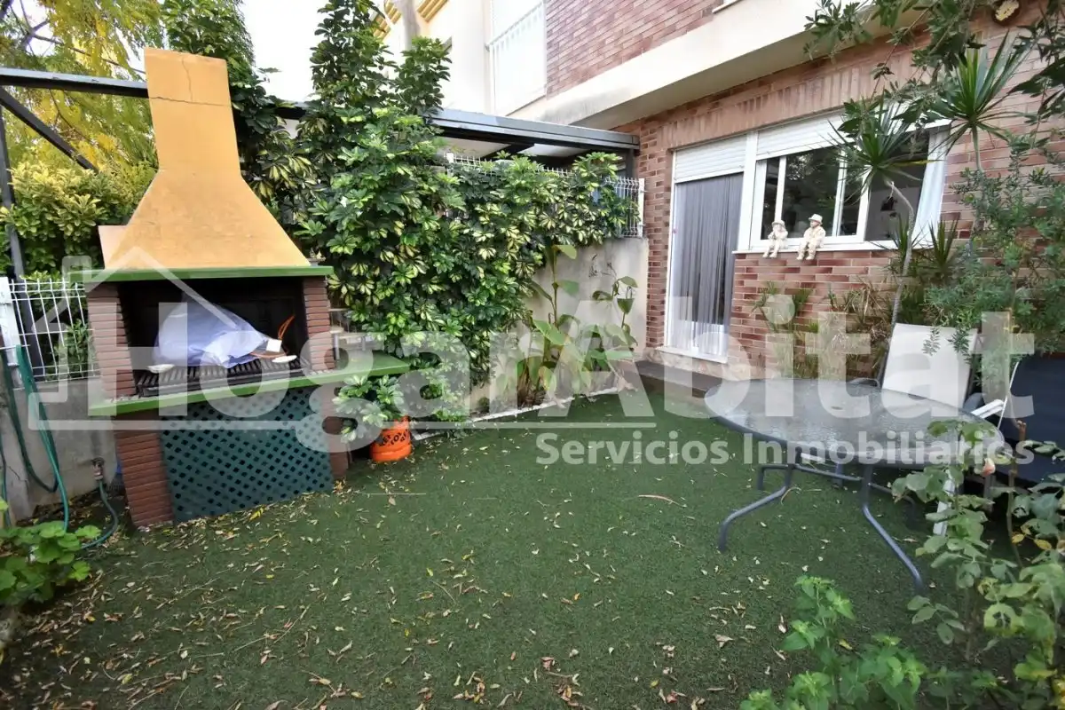 Jardí de Casa adosada en venda en Burriana / Borriana amb Jardí privat, Terrassa i Piscina comunitària