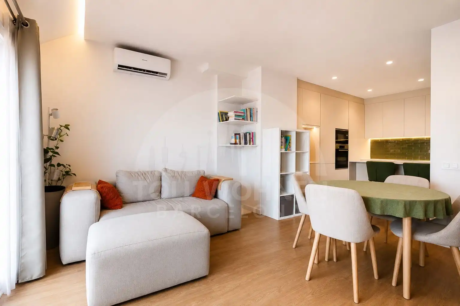 Sala de estar de Ático en venta en Barcelona con Aire acondicionado y Terraza