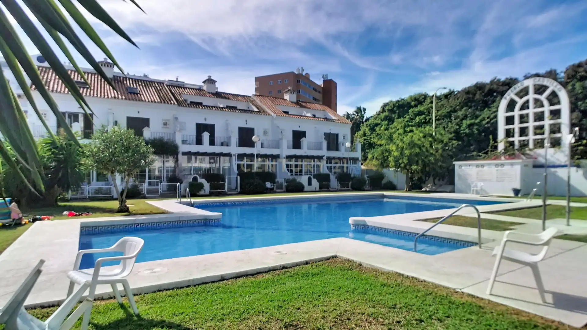 Vista exterior de Apartamento en venta en Fuengirola con Jardín privado, Trastero y Piscina