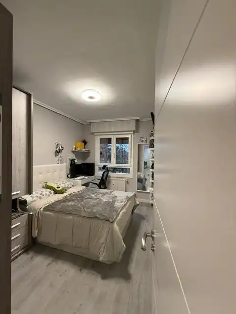 Habitación de Apartamento en venta en Vitoria - Gasteiz con Calefacción, Parquet y Terraza
