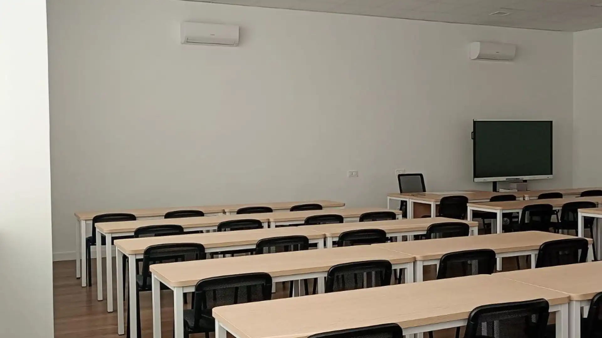 Local de alquiler en  Madrid Capital con Aire acondicionado, Parquet y Internet