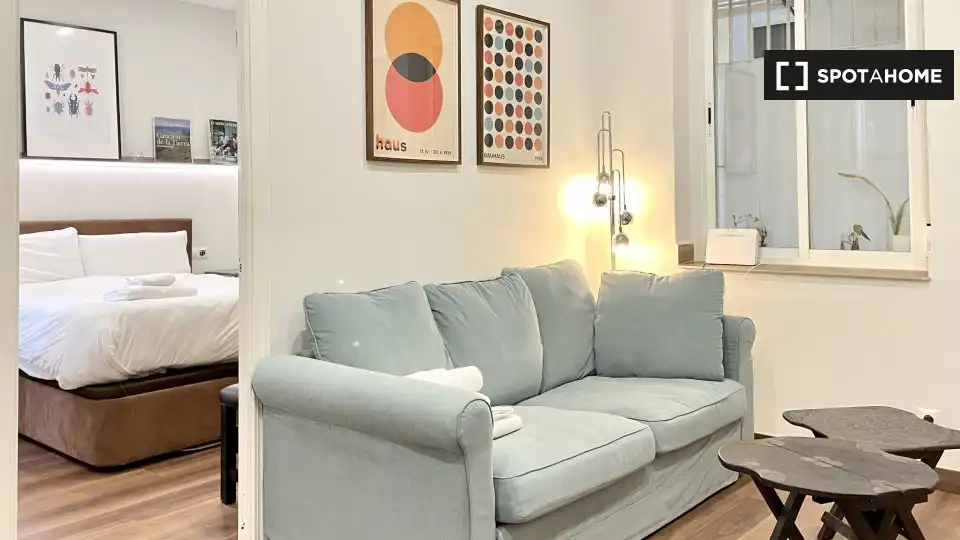Living room of Flat for rent in Madrid  with Air Conditioner, Heating and Furnished