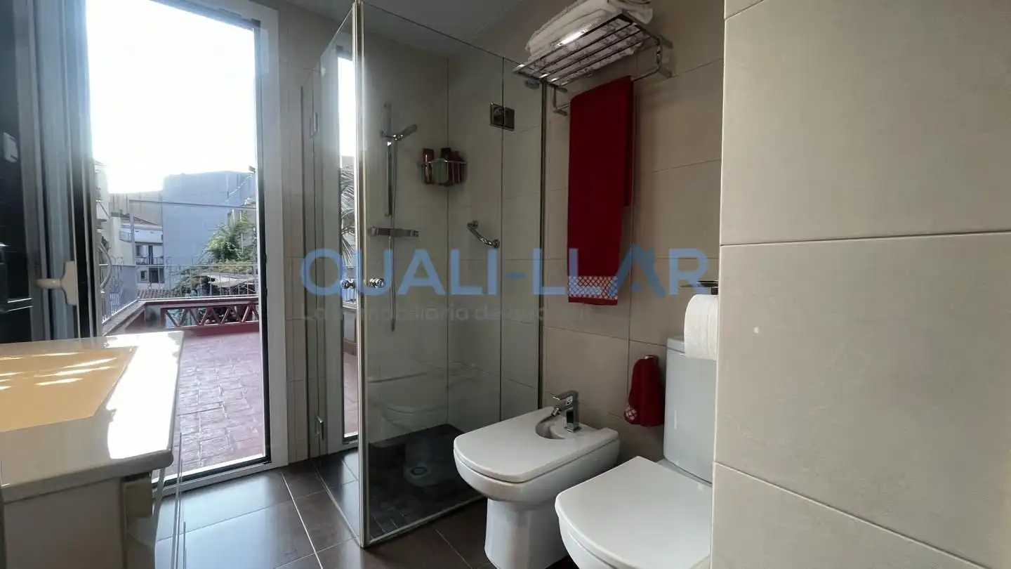 Bathroom of Houses for sale in Sant Feliu de Llobregat  with Terrace