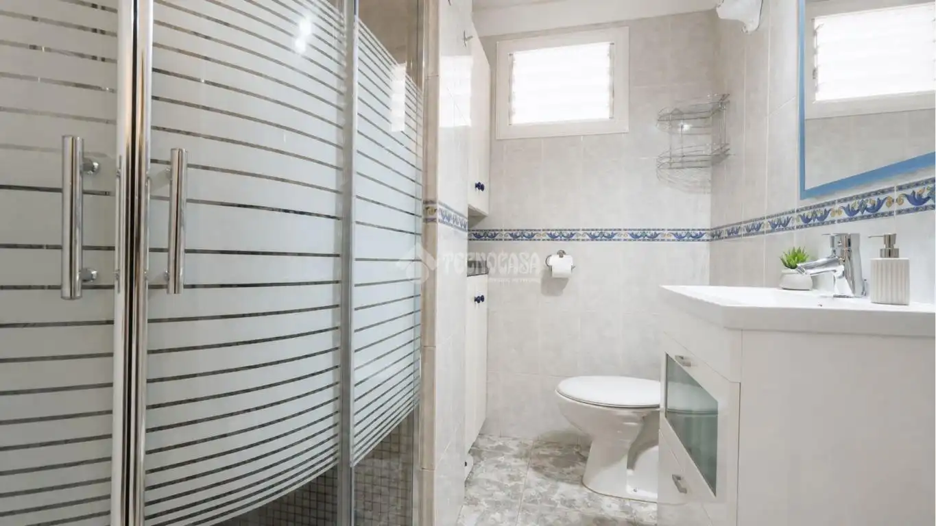 Bathroom of Flat for sale in Santa Cruz de Tenerife