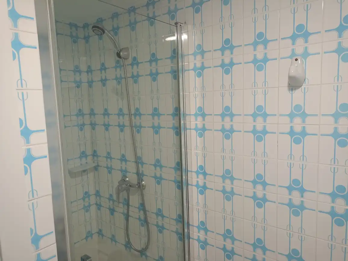 Bany de Apartament de lloguer en Gandia amb Aire condicionat, Terrassa i Moblat