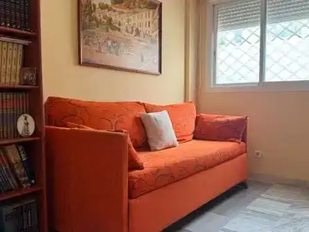 Sala d'estar de Pis en venda en Benalmádena amb Jardí privat, Traster i Piscina