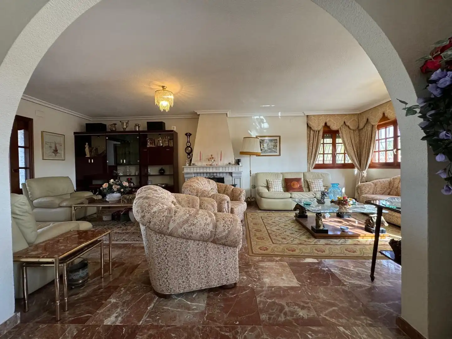 Sala d'estar de Casa o xalet en venda en Alicante / Alacant amb Calefacció, Jardí privat i Terrassa