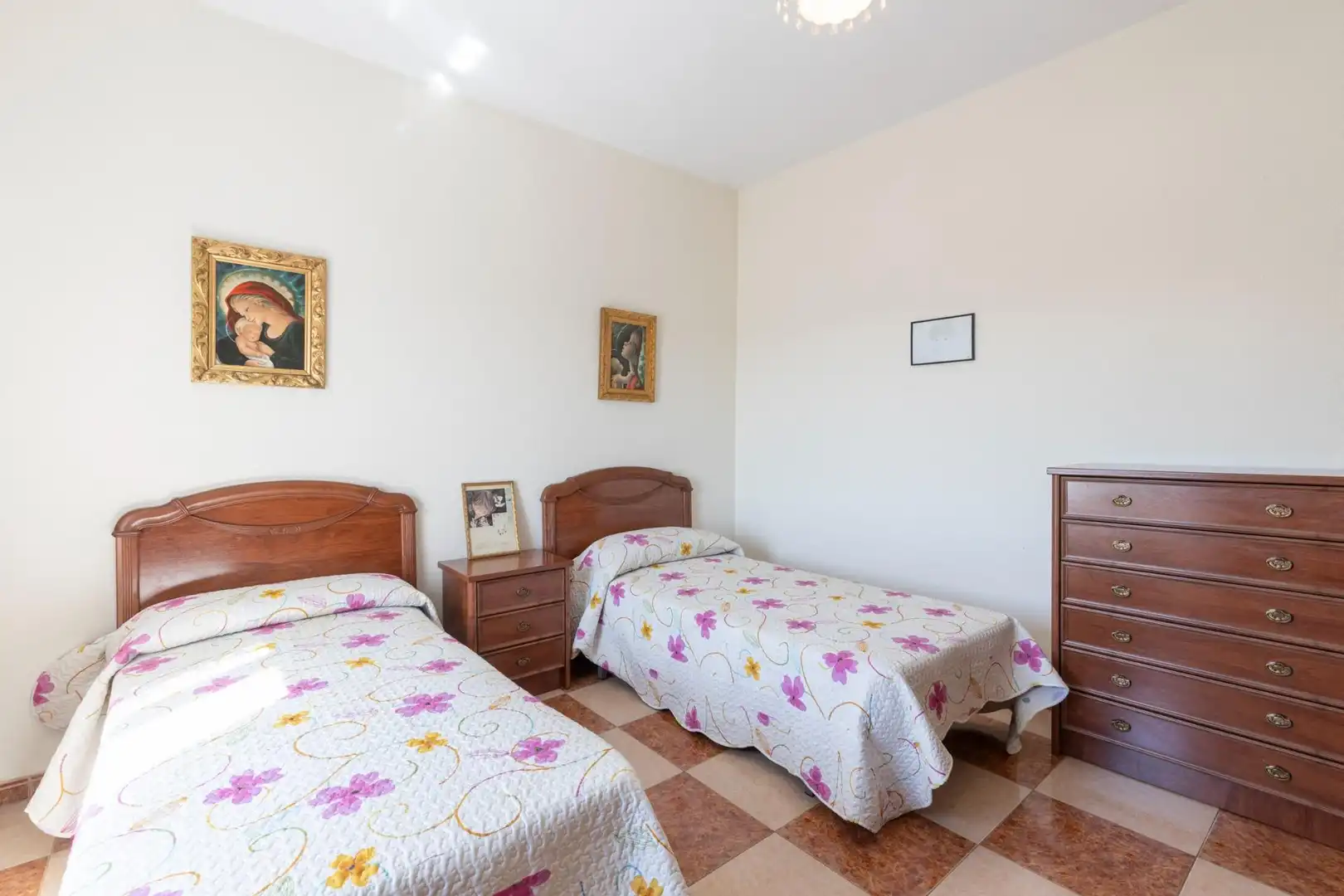 Dormitori de Pis en venda en Granada amb Aire condicionat i Calefacció