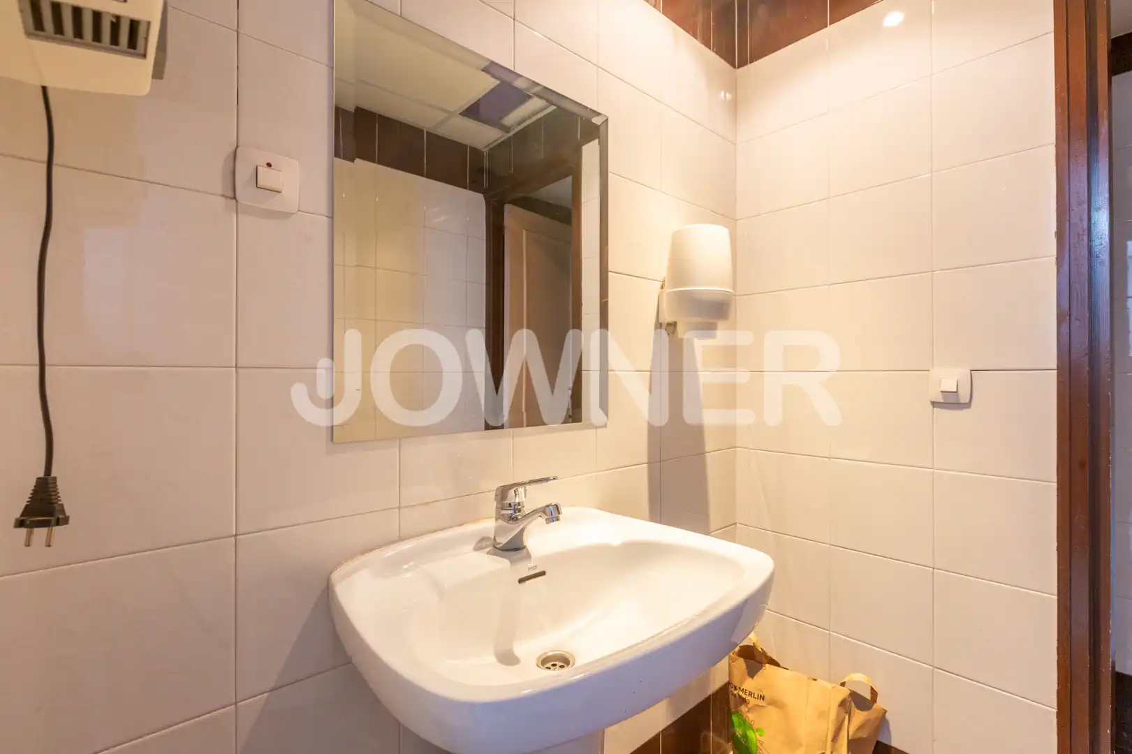 Bathroom of Office for sale in Madrid