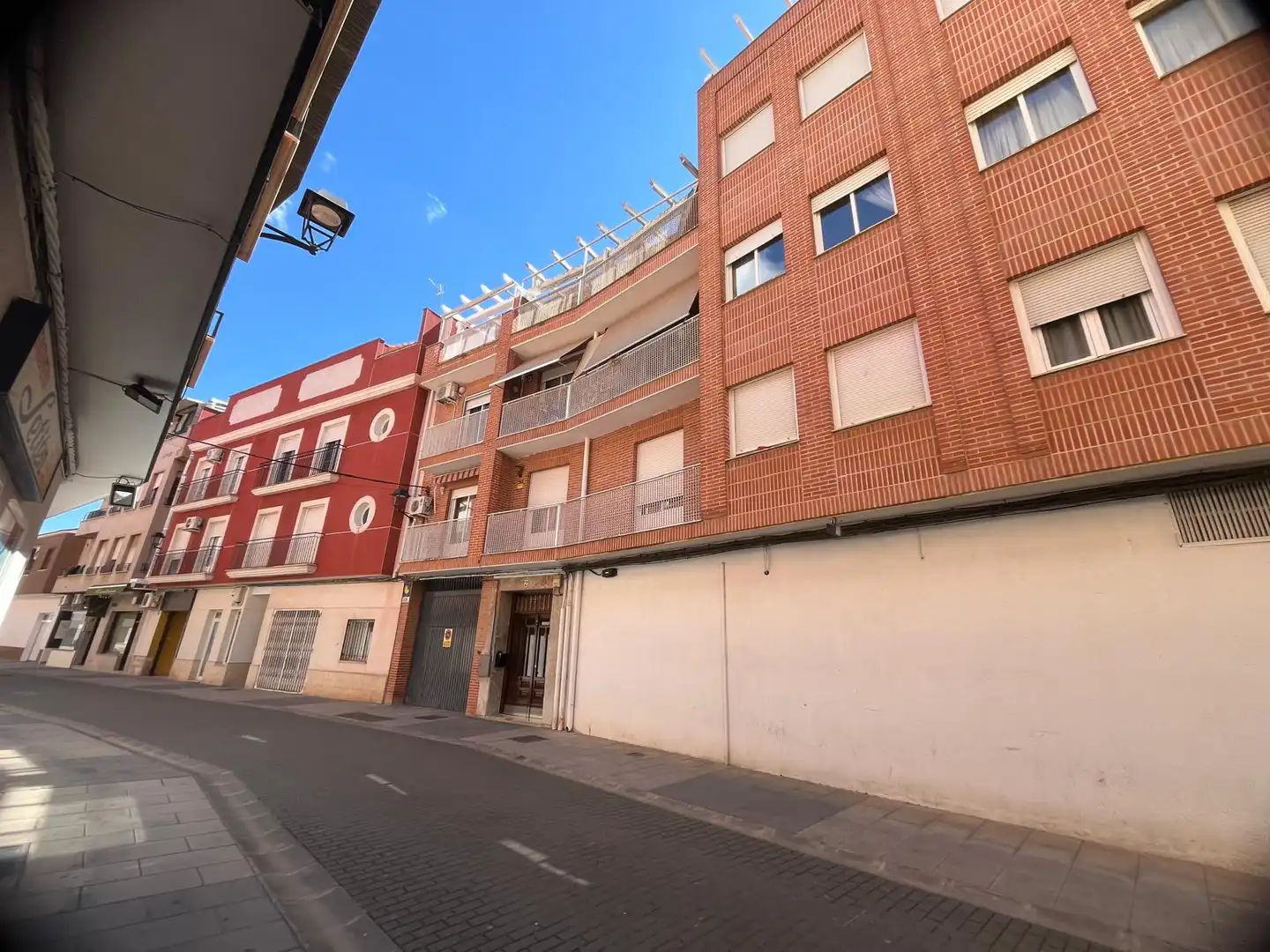 Außenansicht von Dachboden zum Verkauf in Tomelloso mit Heizung, Terrasse und Balkon
