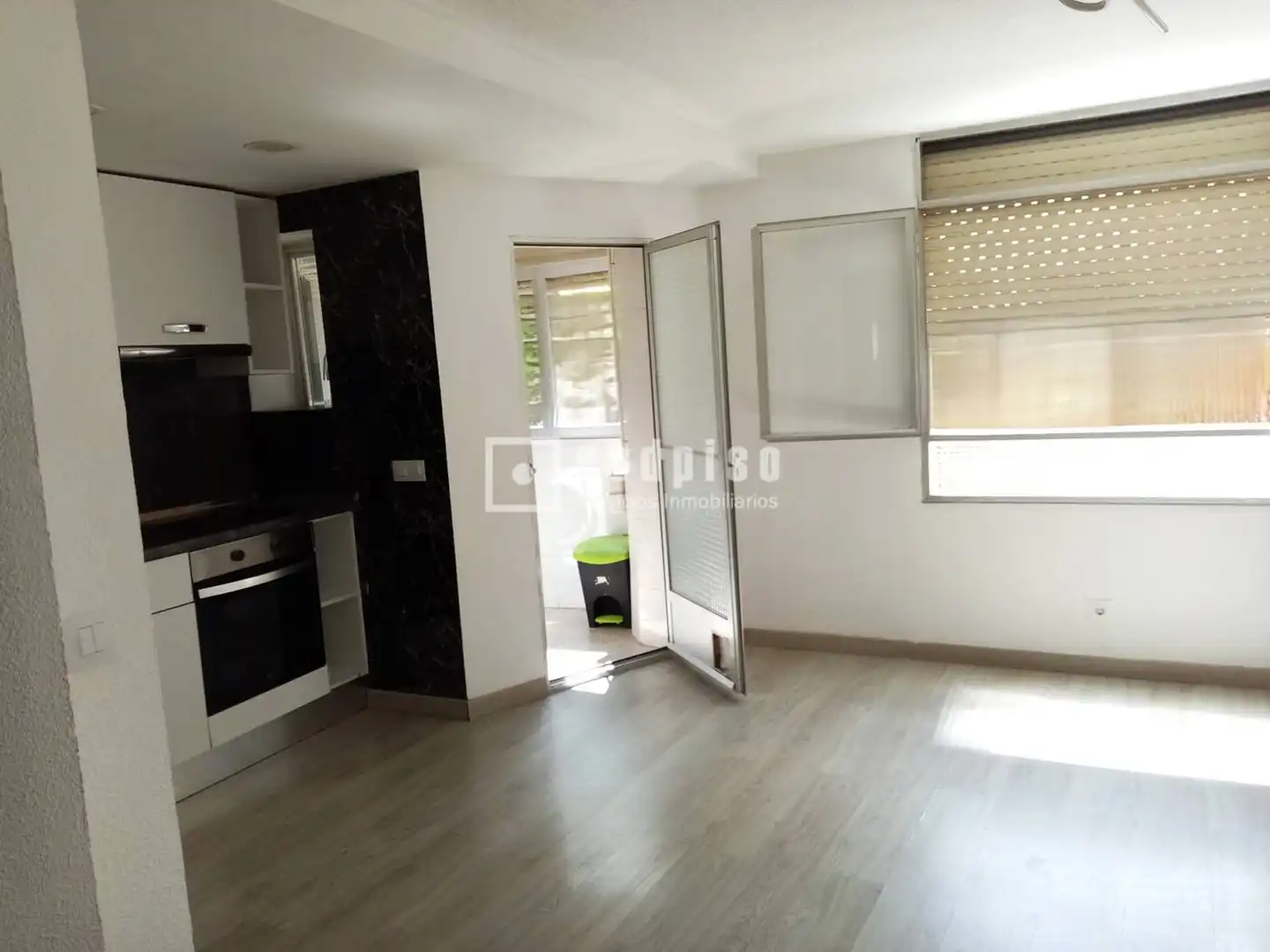 Habitación de Piso en venta en Madrid con Terraza